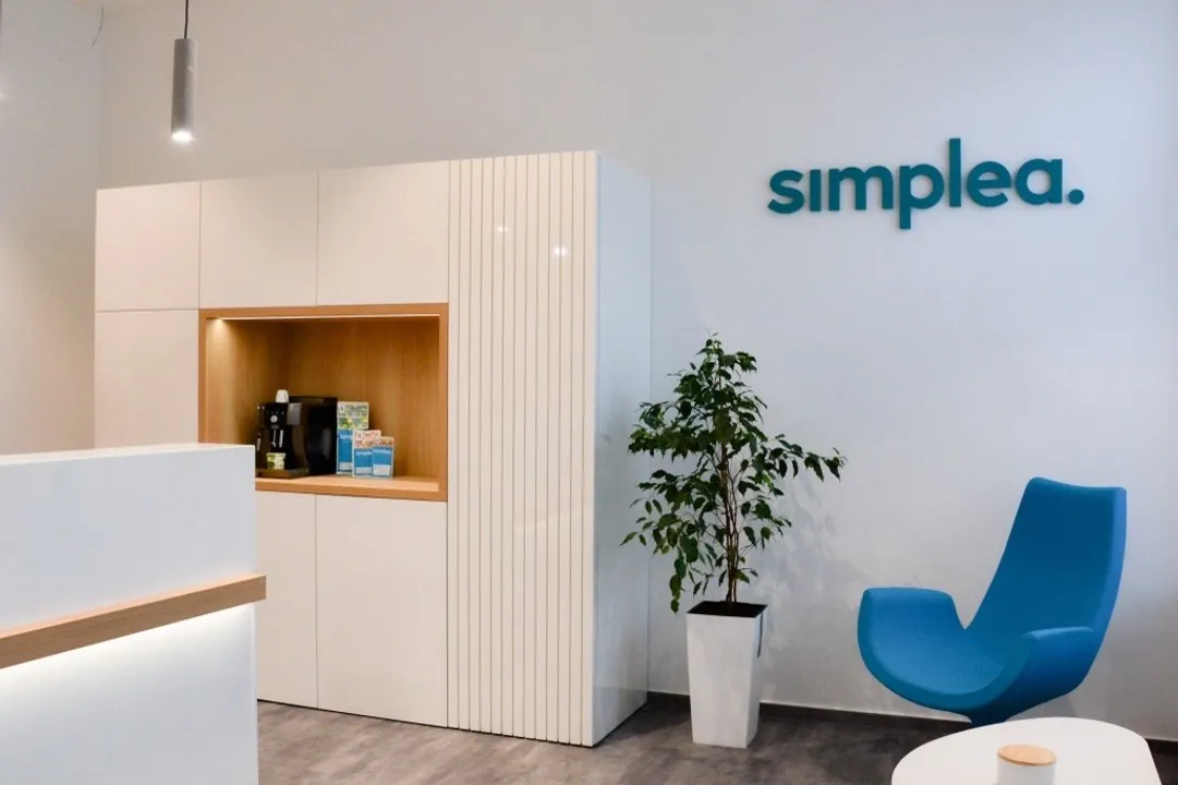 Simplea Slovensko – sieť 10 pobočiek – realizácia interiéru, Elbega