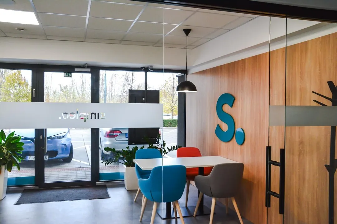 Simplea Slovensko – sieť 10 pobočiek – realizácia interiéru, Elbega